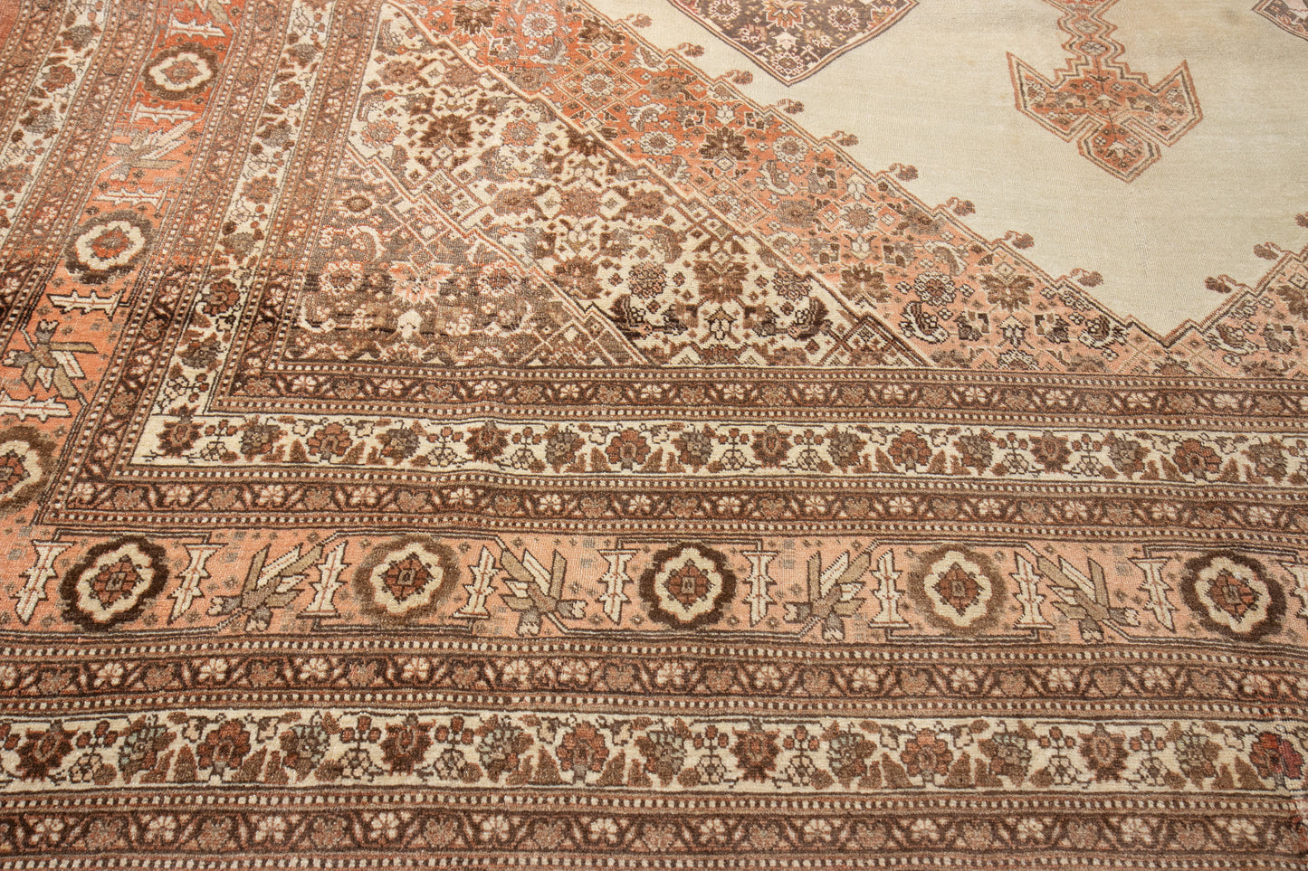 635888-ANTIQUE TABRIZ-IVORY